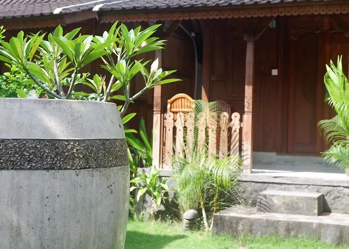 Satria House 3* Amed